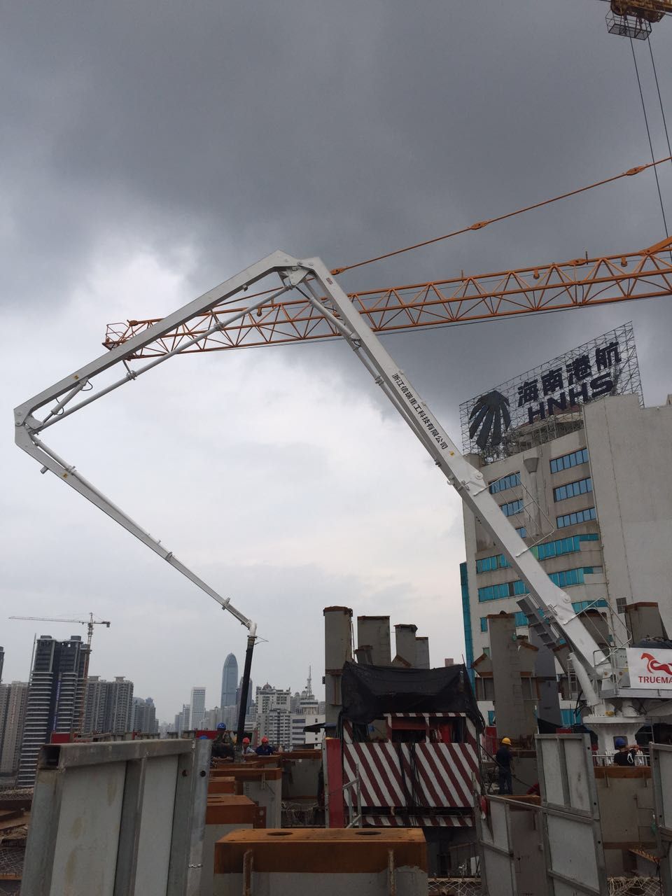 混凝土布料機(jī)的選擇看哪些