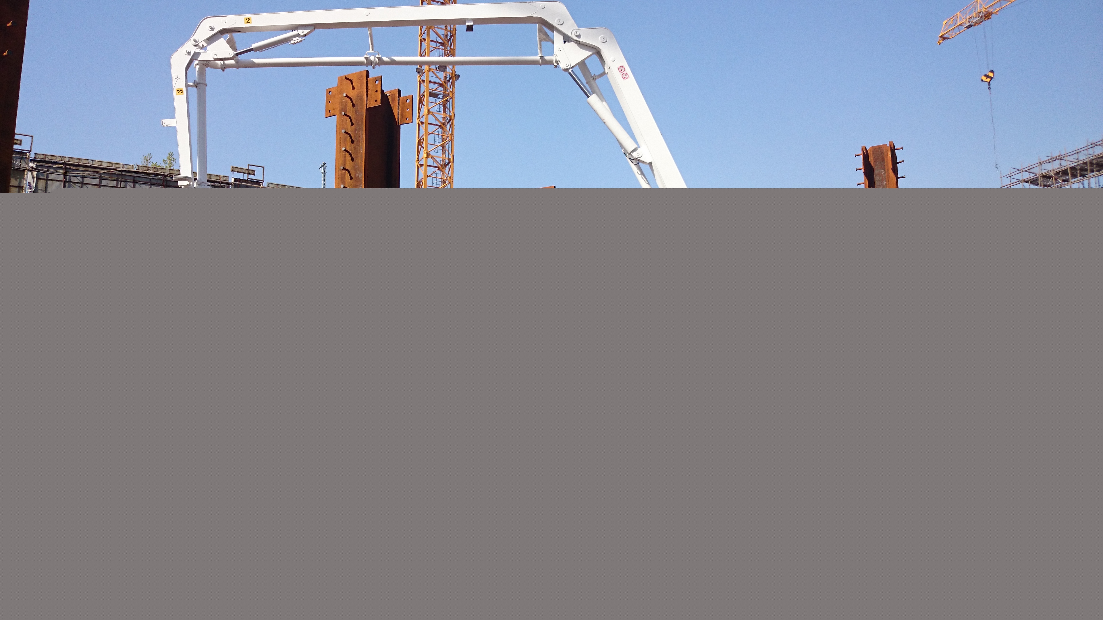 移動(dòng)液壓布料機(jī)的特點(diǎn)