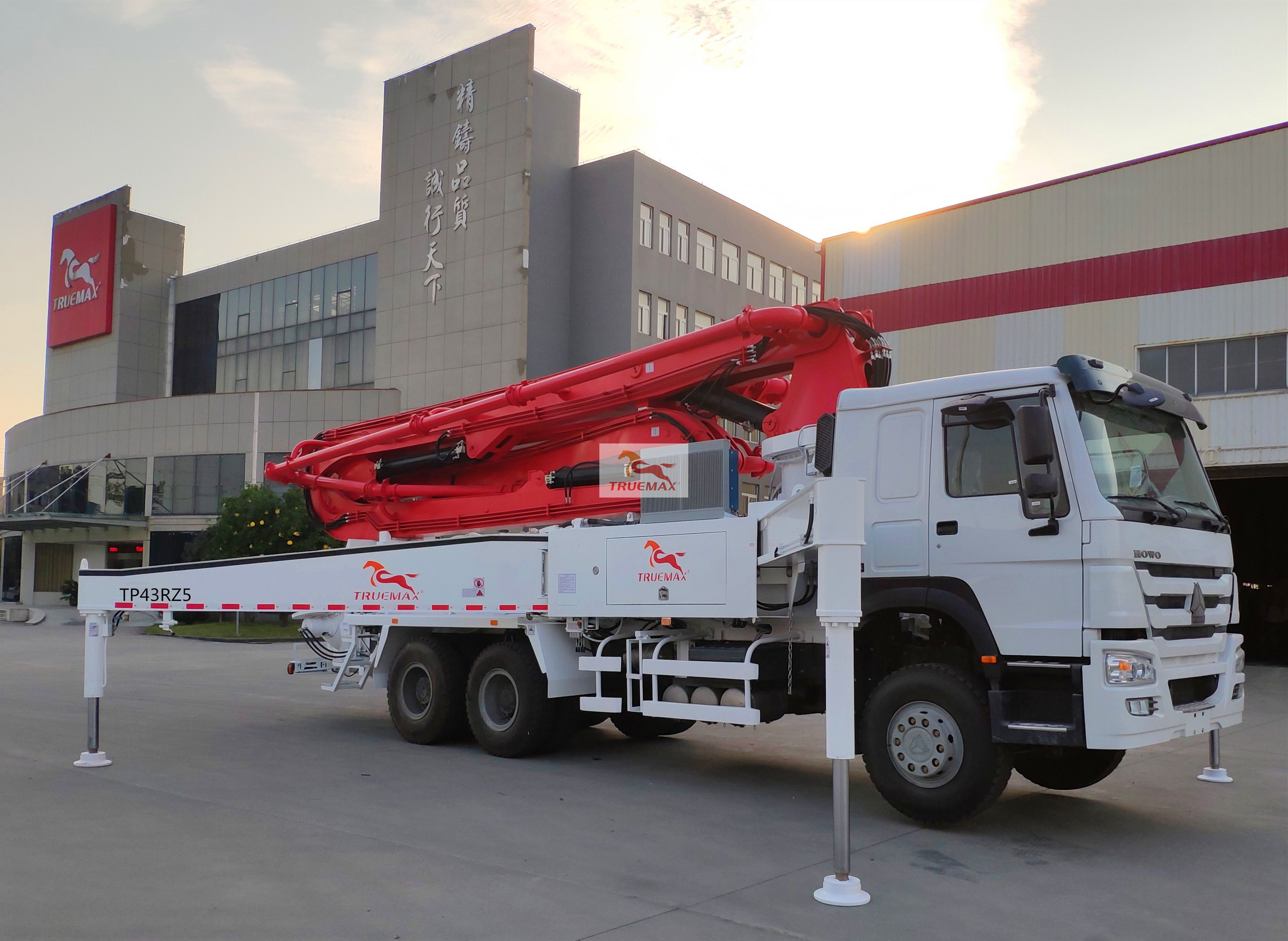 43m臂架泵車.jpg 43m臂架泵車.jpg