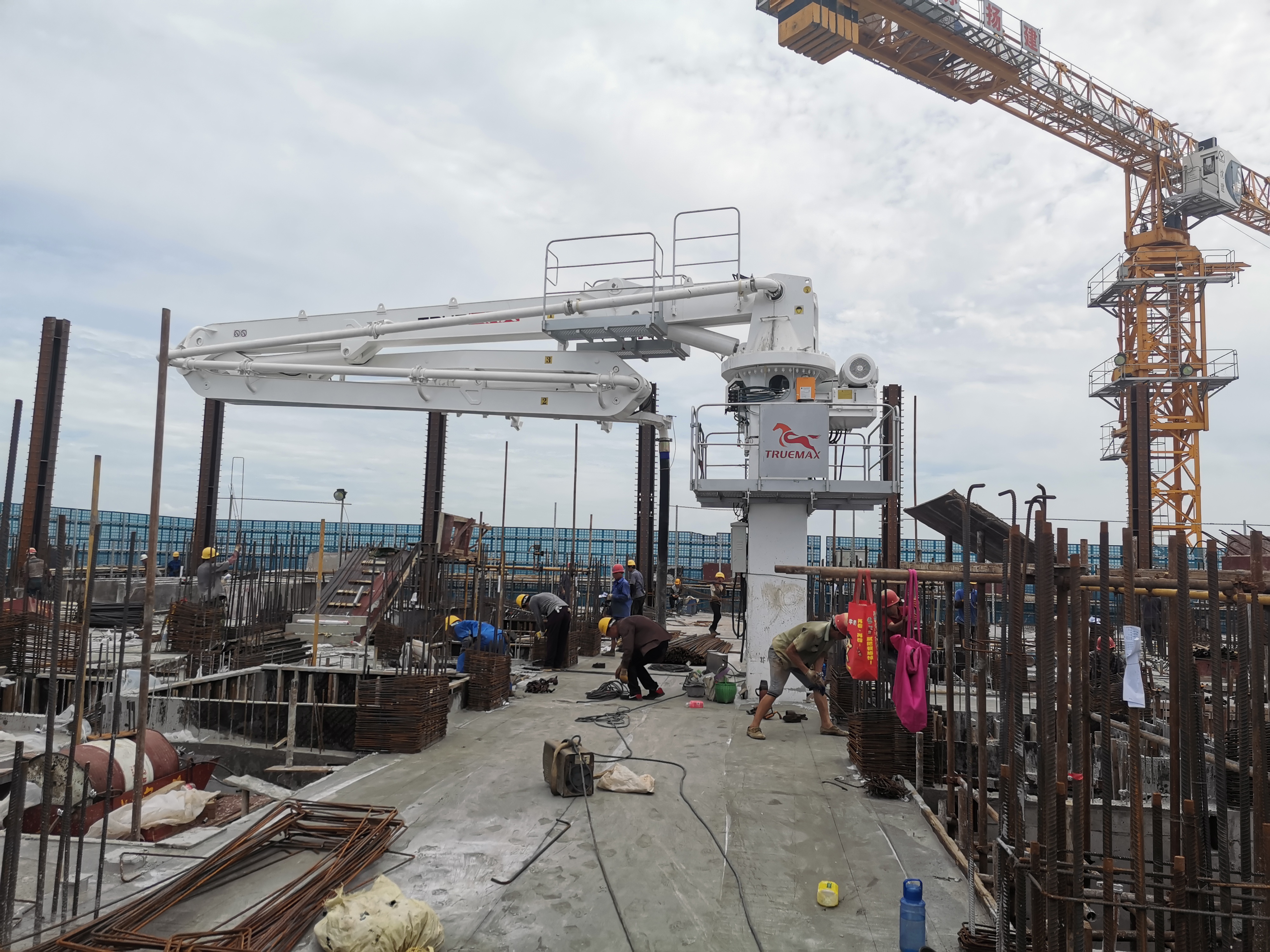 內(nèi)爬布料機方案詳細圖(圖2) 內(nèi)爬布料機方案詳細圖(圖2)